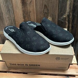 Clarks Cloud Stepper Black, Slip on 7.5W NIB